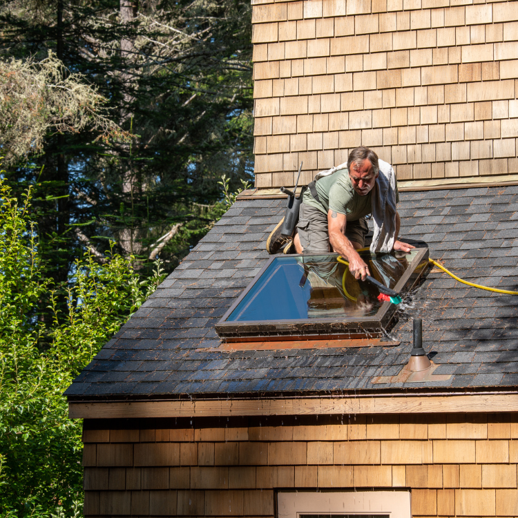 Roof and Gutter Cleaning in Beaverton, OR